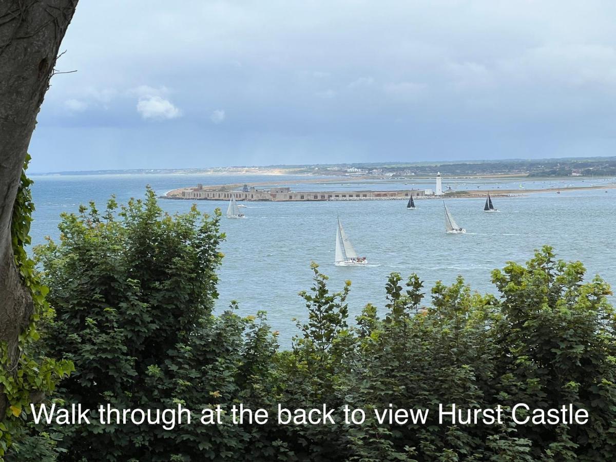 Valley View Self-Catering Coastal Bungalow In Rural West Wight Freshwater Buitenkant foto