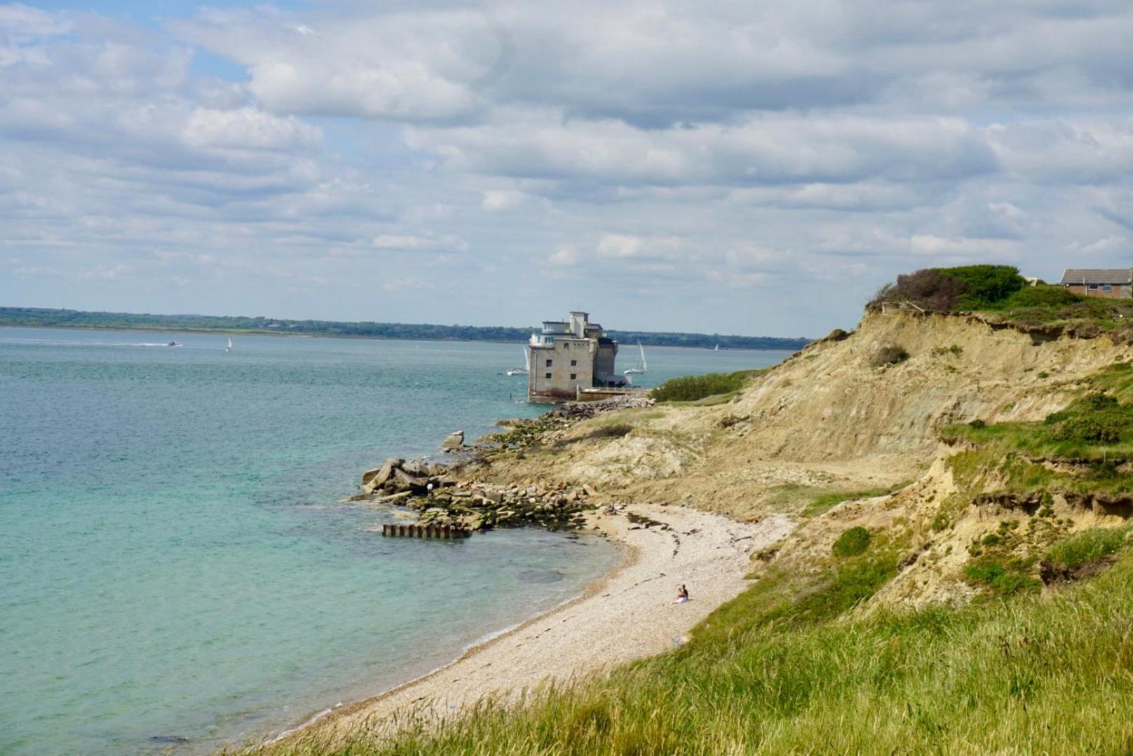 Valley View Self-Catering Coastal Bungalow In Rural West Wight Freshwater Buitenkant foto